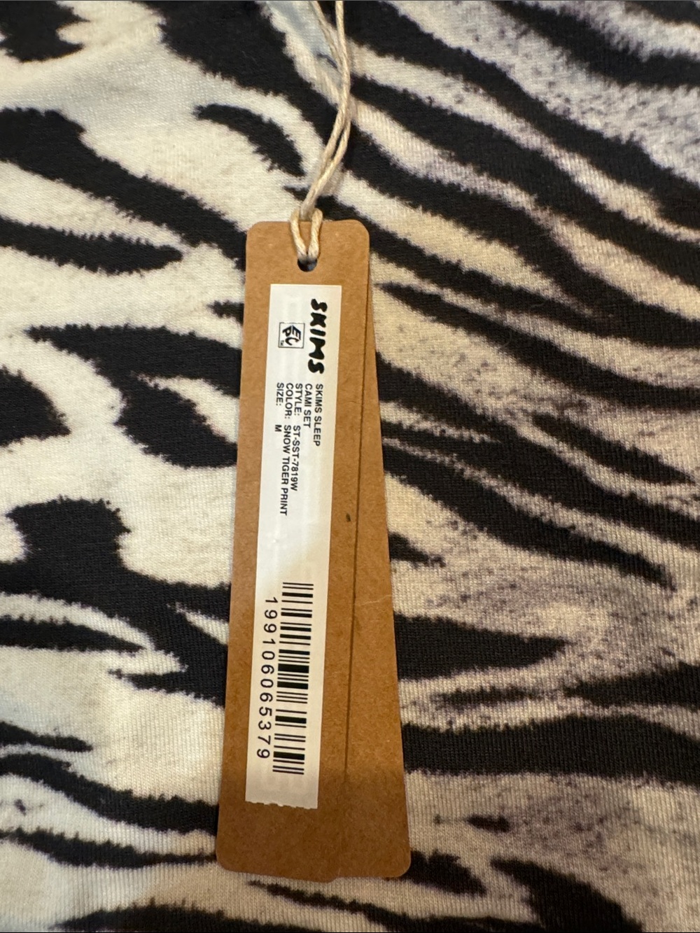 NWT SKIMS Snow Tiger Cami & Shorts Sleep Set - Picture 3 of 3